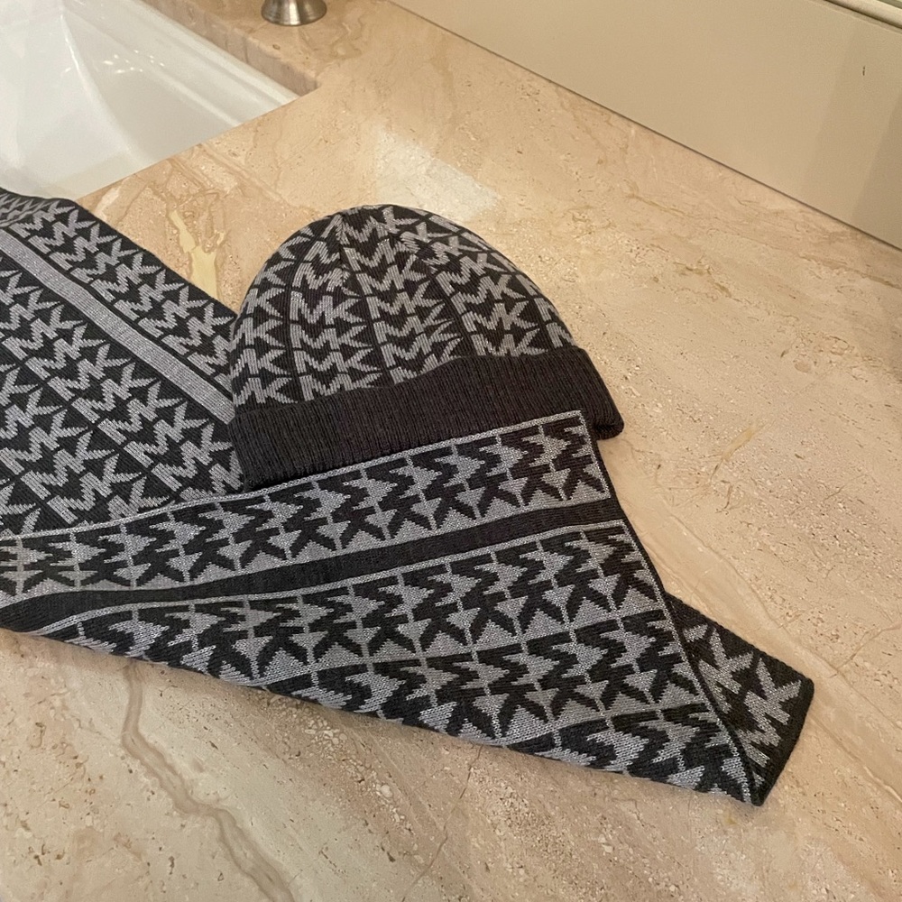 Michael Kors scarve and hat